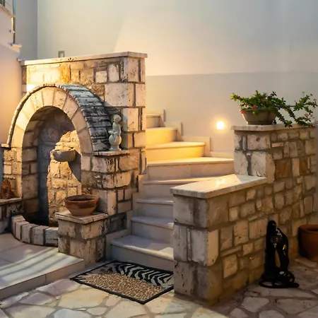 Carpe Diem Corinthian ι *