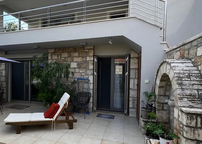 Carpe Diem Corinthian ι Villa *