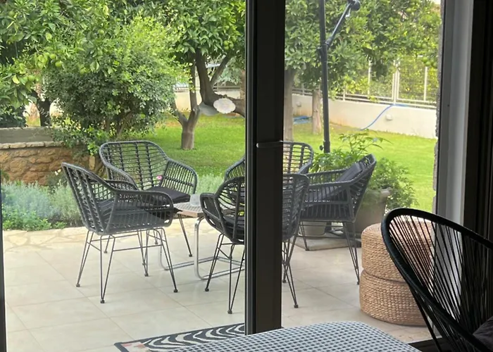 Carpe Diem Corinthian ι *