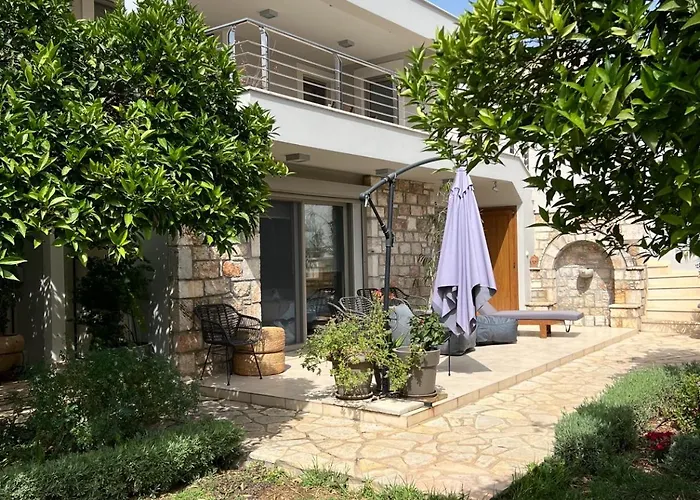 Carpe Diem Corinthian ι * Krines